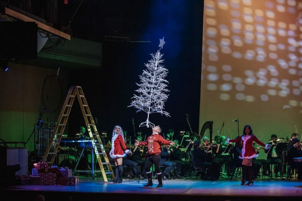 Cirque Musica HOLIDAY SPECTACULAR