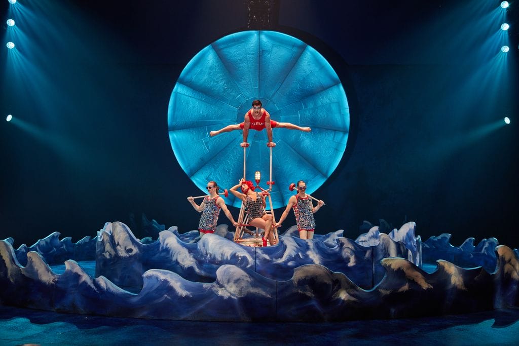 Cirque du Soleil LUZIA