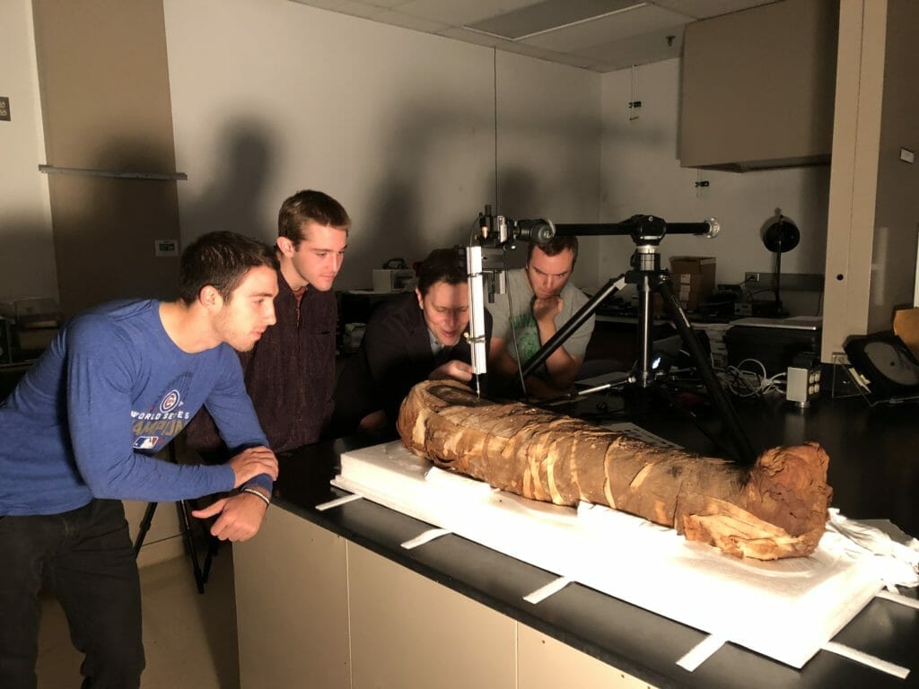 Block Museum PAINT THE EYES