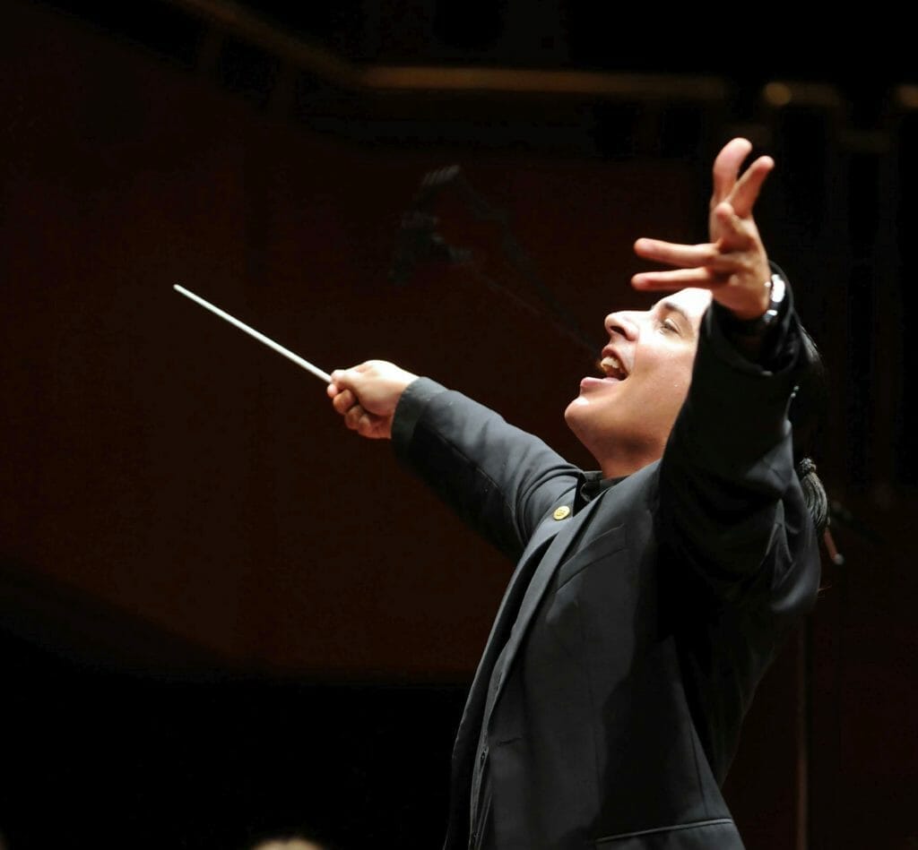 Maestro Gomez conducts the Tucson Symphony Orchestra and Chorus