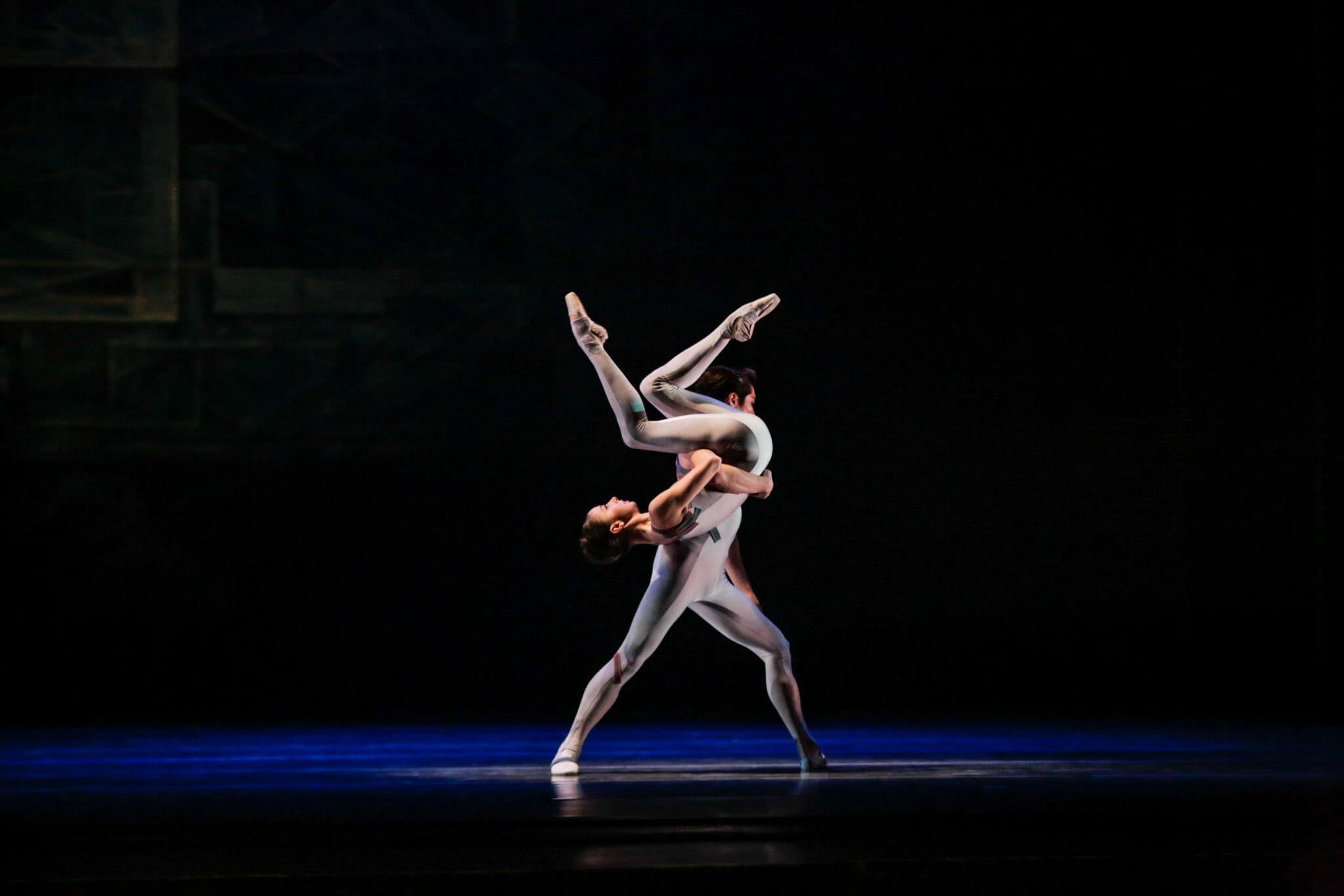 Beyond the Shore performed by April Daly and Yoshihisa Arai. Photo by Cheryl Mann