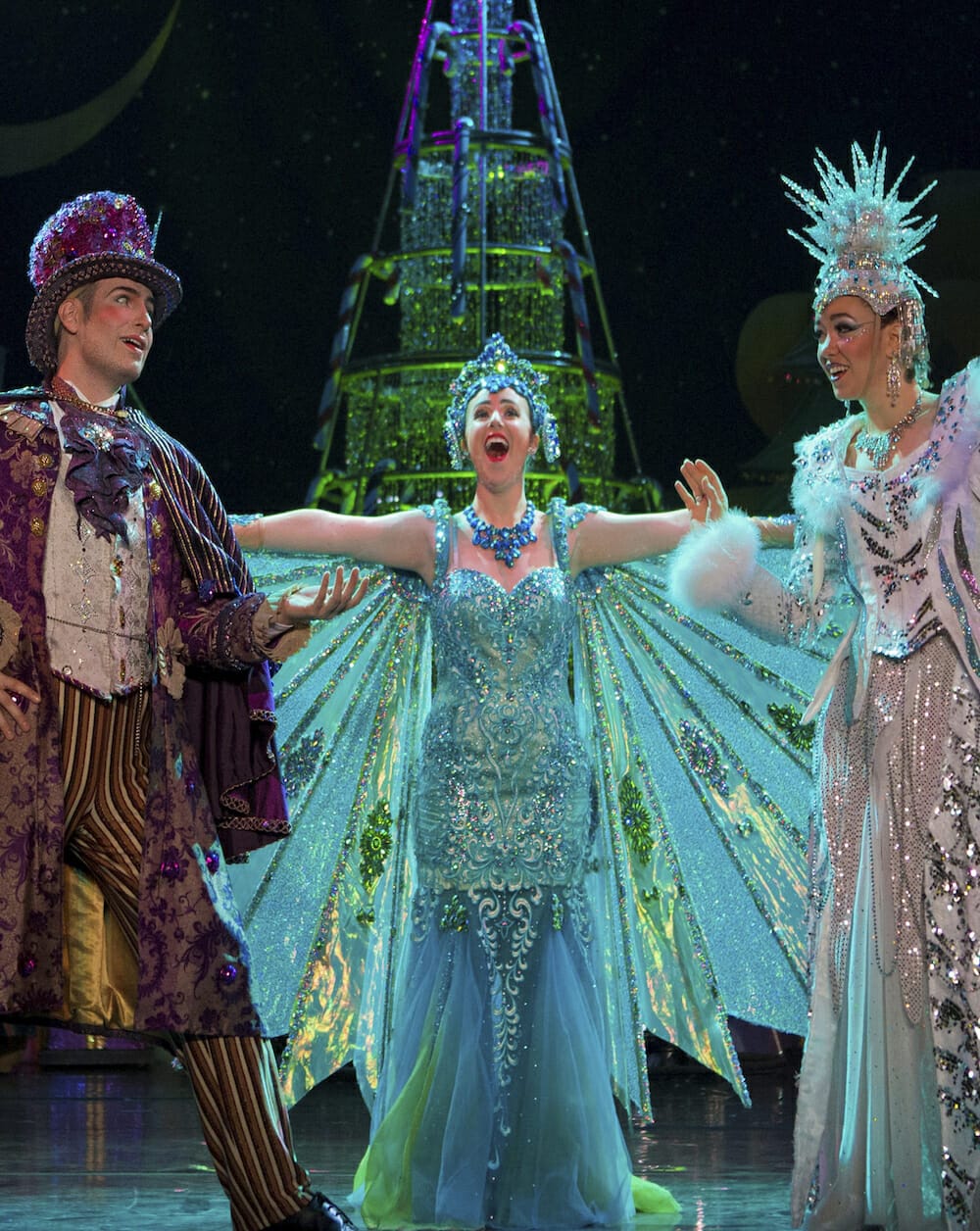 Chicago Theater CIRQUE DREAMS HOLIDAZE