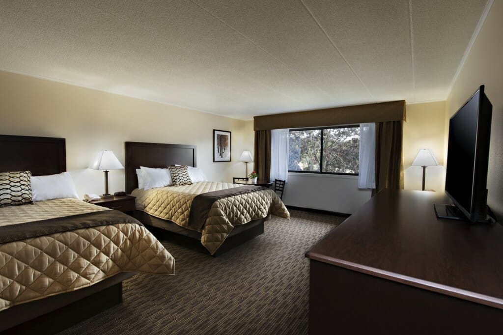 CHESTNUT MOUNTAIN RESORT Hotel Room