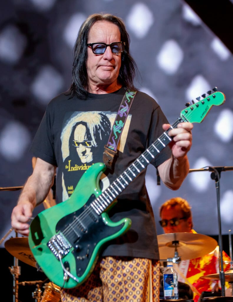 ミュージシャン Todd Rundgren Individualist World Tour Amazon.com: The Individualist Live: CDs & Vinyl