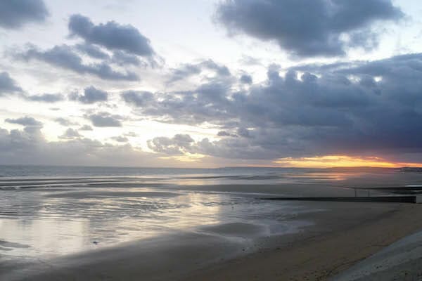 NORMANDY HIKING TOUR Ouistreham to Courseulles sur Mer