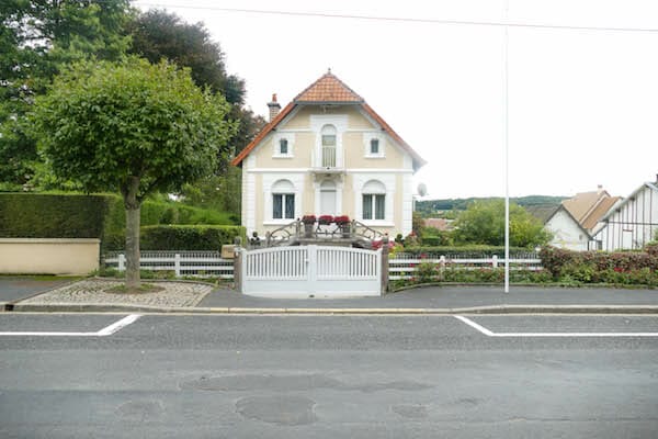 NORMANDY HIKING TOUR Arromanches to Port en Bessin