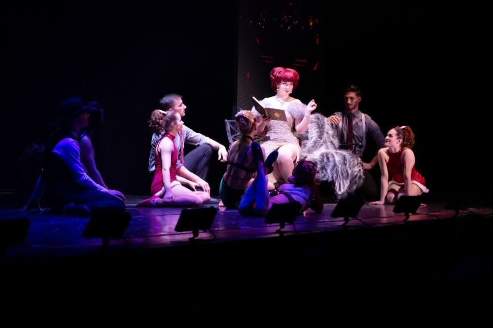 Broadway In Chicago A MAGICAL CIRQUE CHRISTMAS