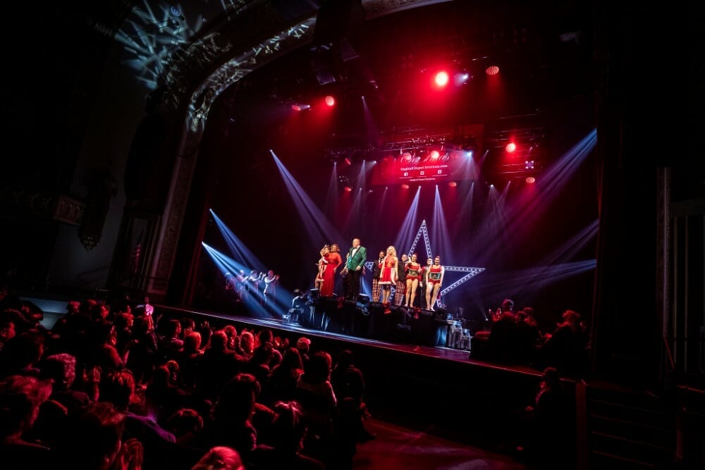 Broadway In Chicago A MAGICAL CIRQUE CHRISTMAS