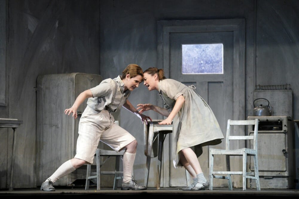 Hansel and Gretel' review: Lyric Opera production lightens the gloom with  beautiful music, eye-opening imagery - Chicago Sun-Times